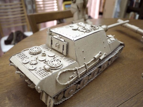 给自己一个买买买的理由,日本小姐姐把快递纸箱玩出了新花样!