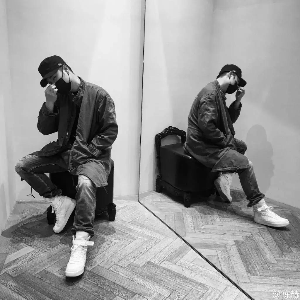 你以为你打的马赛克真有用吗,你以为打上马赛克就真的安全了吗