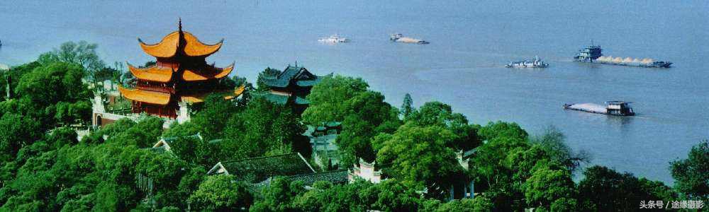 经过湖北最绕的高铁路线，直线900公里绕出了1800公里长度