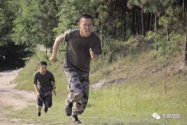 军营健身达人教你如何练出好身材,健身器械体能训练大全