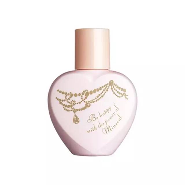 可以瞬间打造水光肌的粉底液,各种皮肤都可以驾驭的粉底液