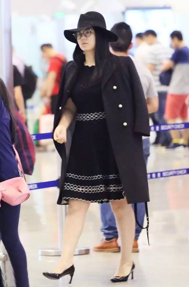 上周机场平分秋色|求求带货的女大王让群众们眼前一亮吧!