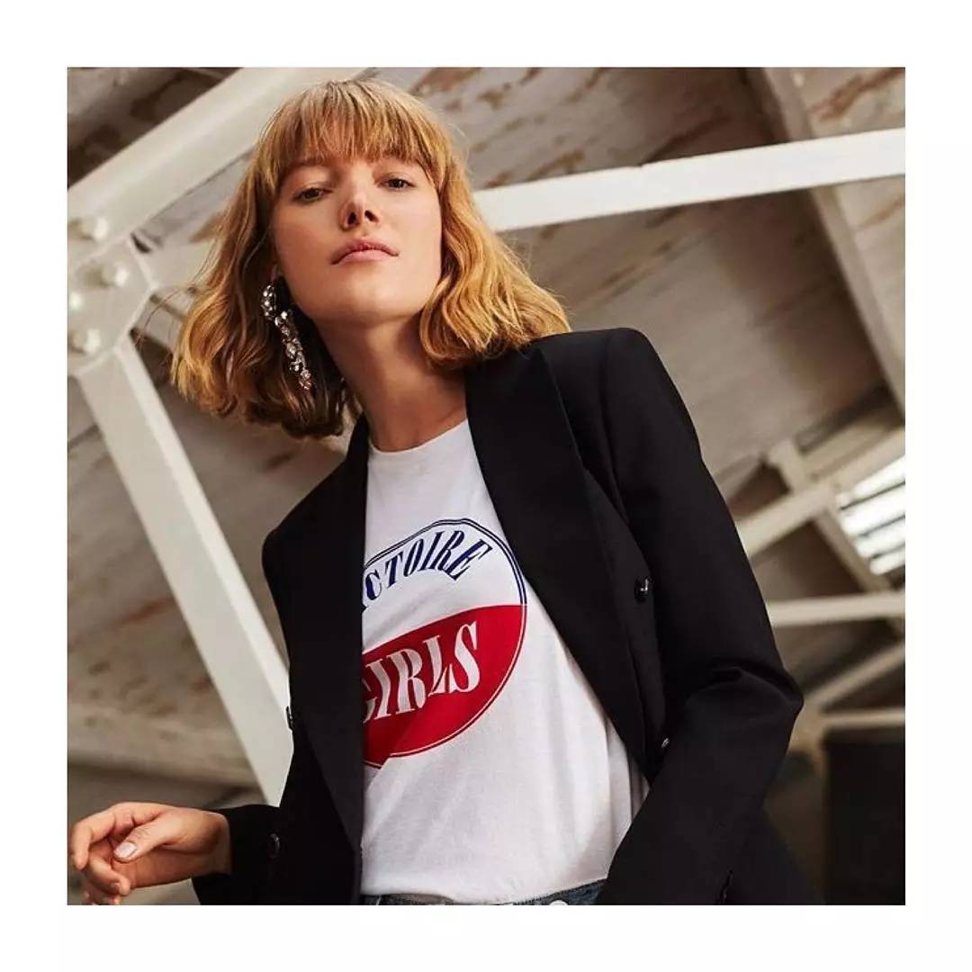 t恤牛仔甜酷,今夏流行这4种t恤时尚又百搭