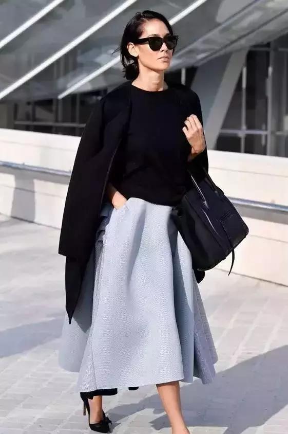 女明星把它宠上了天，一年四季走哪儿带它！