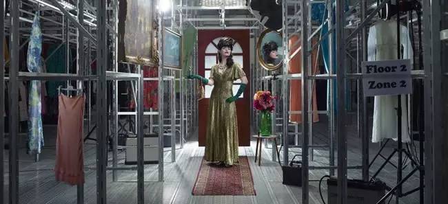 一出门就撞包，不如一个有故事的包包