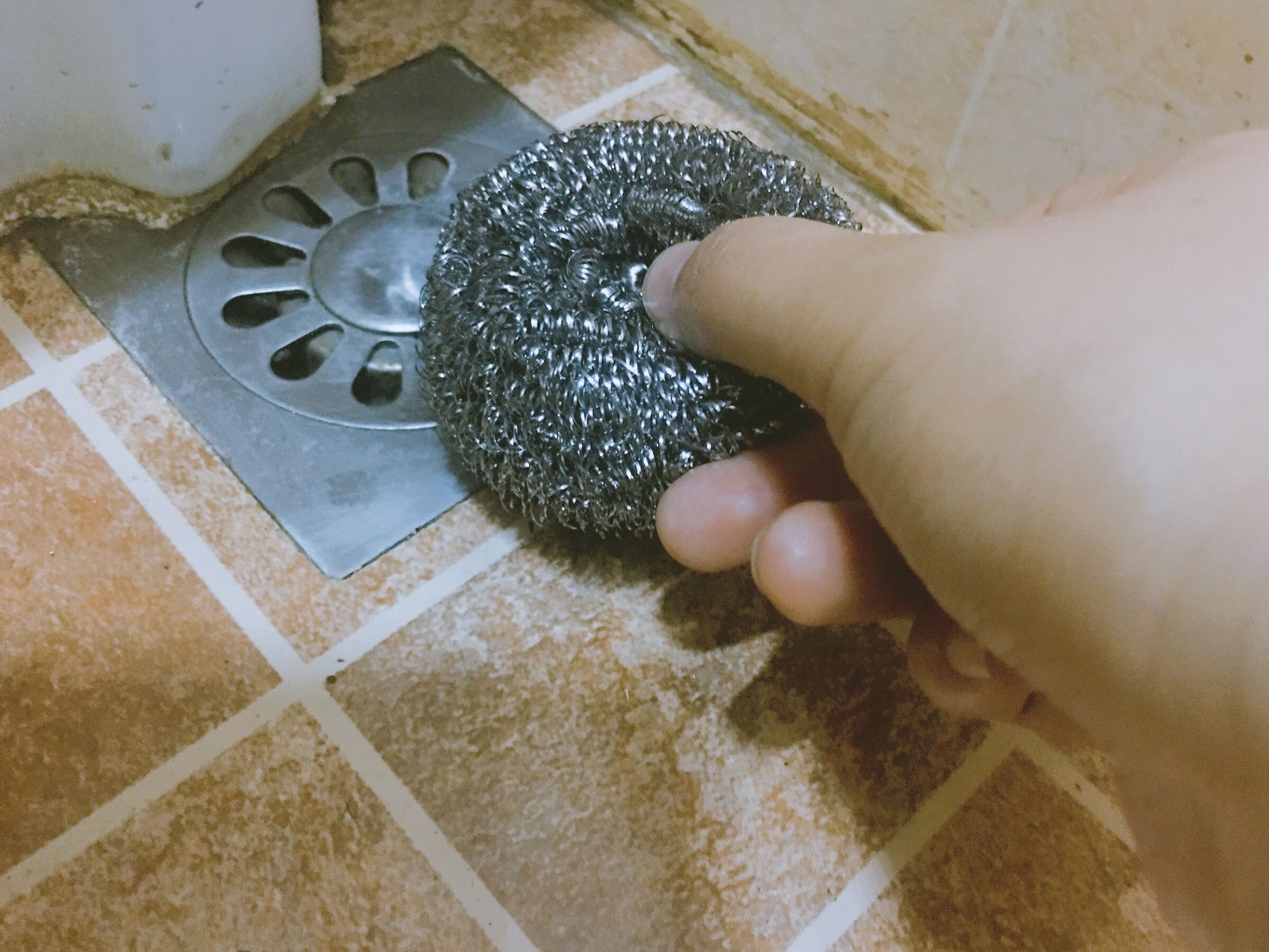 地漏常被头发堵住,卫生间地漏怎样防止头发进去