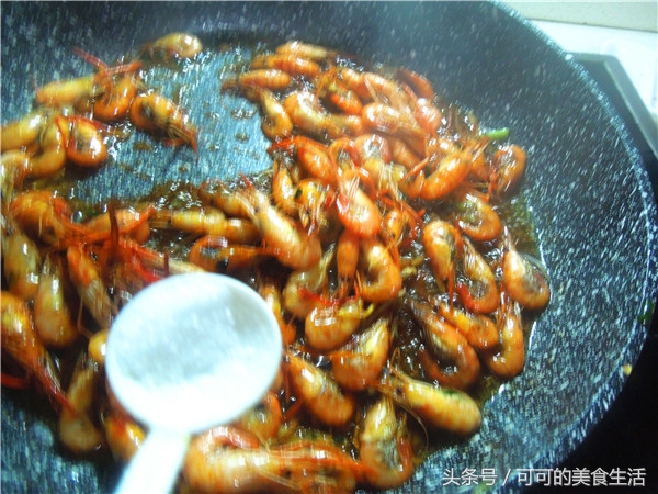 油爆清水河虾,壳肉分离的油爆虾