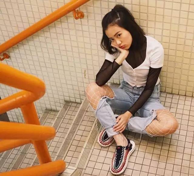 夏天来了该穿凉鞋了,穿凉鞋的季节到了