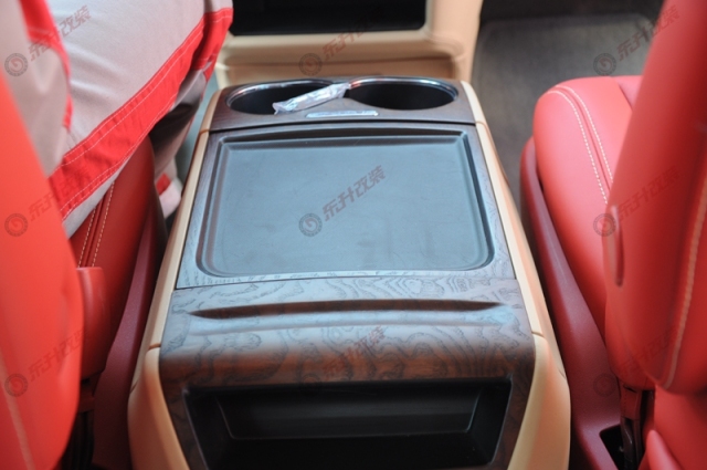 丰田塞纳柚木色耐磨地板,丰田塞纳航空座椅星空顶木地板