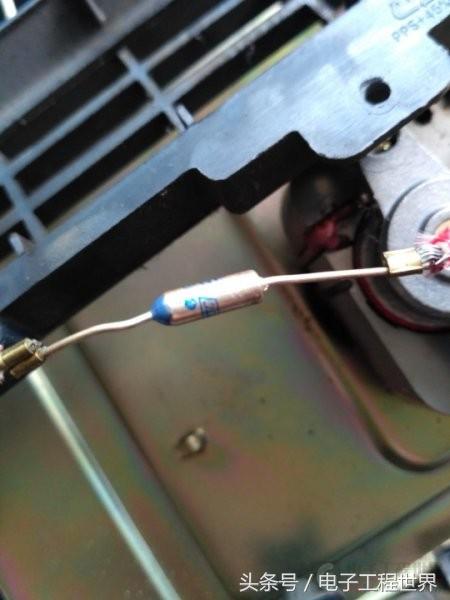 电暖风机拆解视频教程,500瓦以下的暖风机拆解