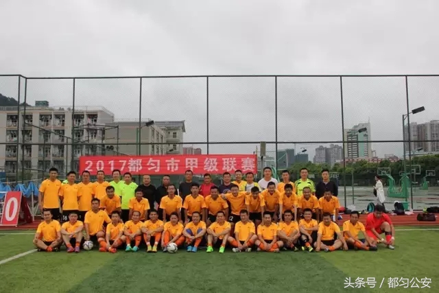 绿茵场上青春飞扬,绿茵场上驰骋飞扬