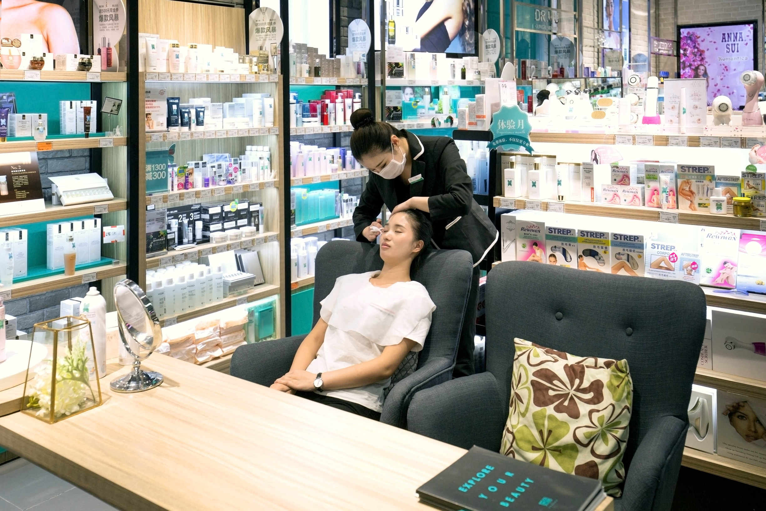 洗黑发洗发水排行榜第一名,洗白头发的洗发水什么牌子好