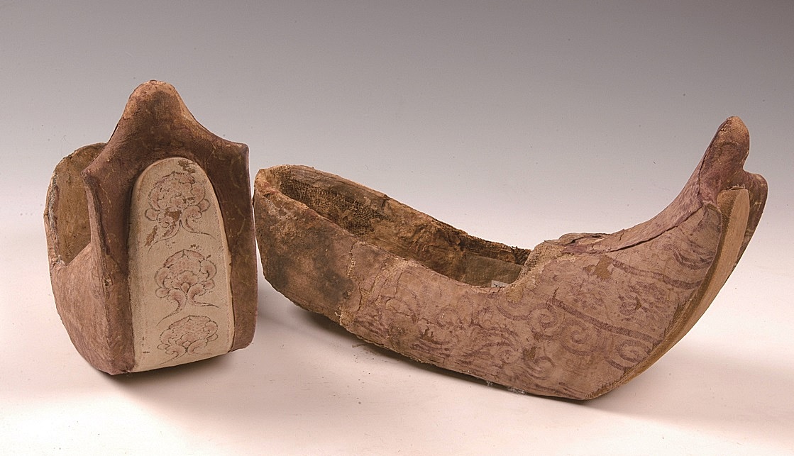 要走出的一条“丝绸之路”，怎能少的了一双西域的潮鞋？