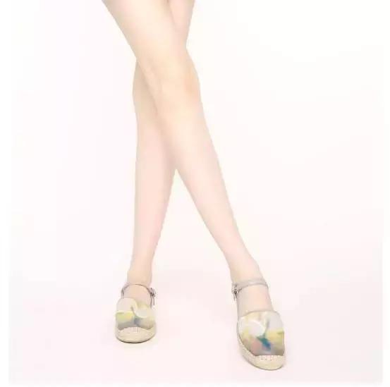 榛果深棕发色,臻果褐