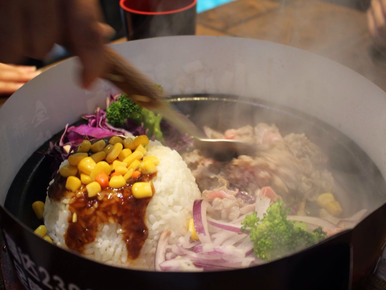 这家日销量1000份的美食店，不排队你根本吃不到！