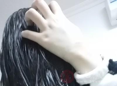 头皮屑多怎么把头皮屑洗干净,有头皮屑不洗头怎么去头皮屑