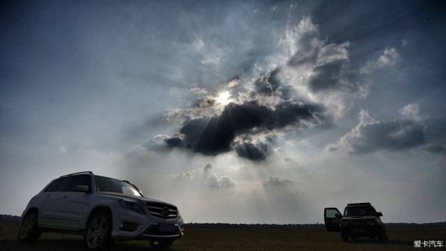 好基友小树林PK战！奔驰GLK营救凯迪拉克SRX