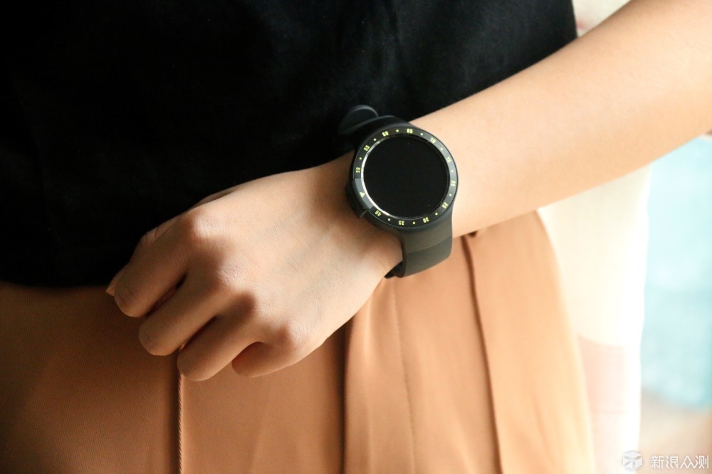 功能丰富全面，运动诚意不足ticwatchs试用体验