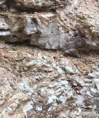 高新区室内装修材料案例分享,天然白水晶摆件家居装饰