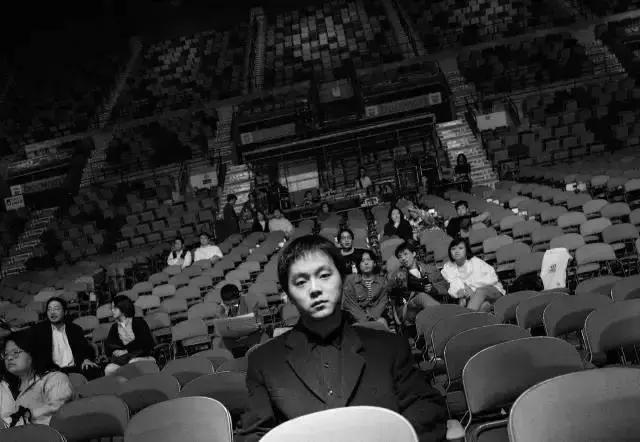 与窦唯相爱相杀十年的她，用记录了中国那个不朽的摇滚时代