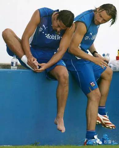 如何优雅抠脚,抠脚怎么说的优雅一点