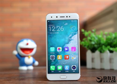 2599元！金立S10体验评测：全球首款四摄像头手机