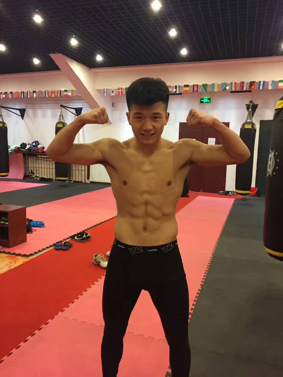 鑷敱鎼忓嚮鏁ｆ墦棰嗗啗浜虹墿鏂逛究,鏁ｆ墦鏂逛究瀵规垬鏃ユ湰鎷崇帇