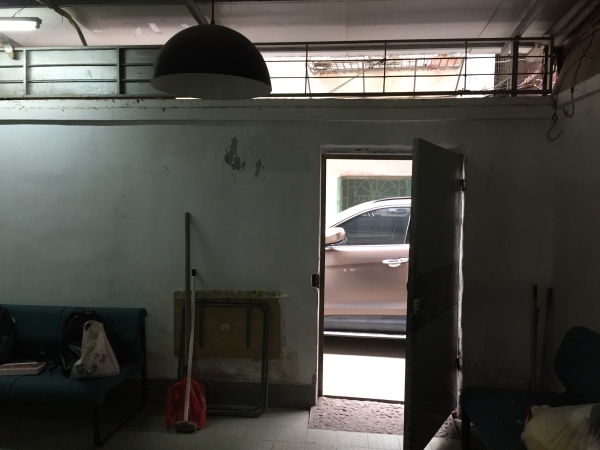 他将厦门的民宅改造成烘焙馆，每周邀请100位陌生人喝精品咖啡