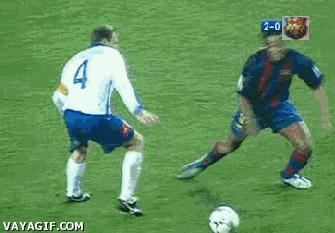 盘点绿茵场上精彩过人,比武打片还精彩的格斗比赛