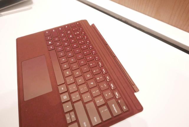 微软surfacepro4抖屏,微软surfacepro8拆机