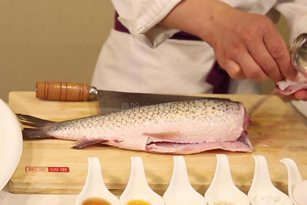 鱼肉怎么做不腥不老口感滑嫩？记住6个诀窍，放心吃！