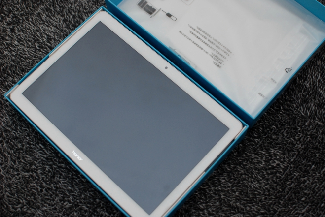 全能的平板小鲜肉，追剧停不下来——荣耀畅玩平板2开箱体验