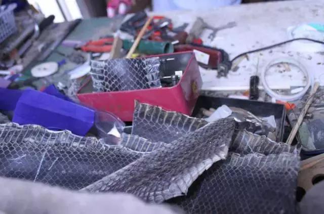 他在聊城这个不足十平米的小店里,坚守自己梦想京剧梦想