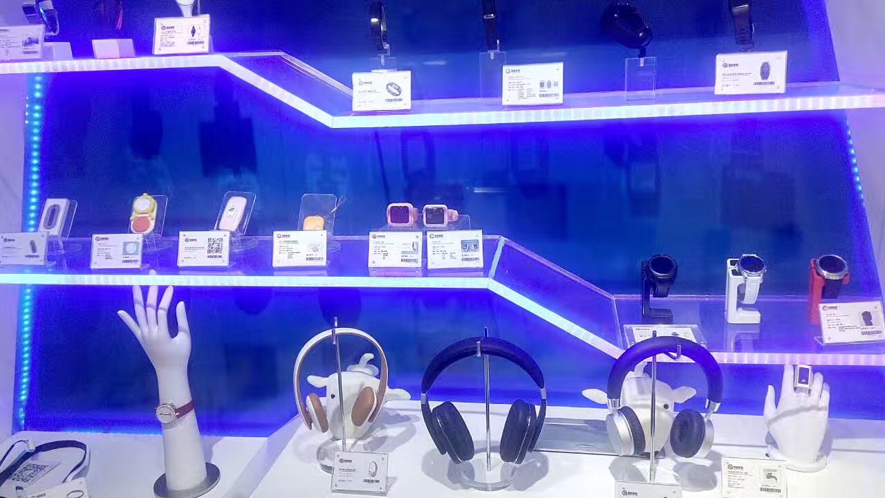 儿童节请你吃棒棒糖,六一儿童节请学生吃零食吃了100多