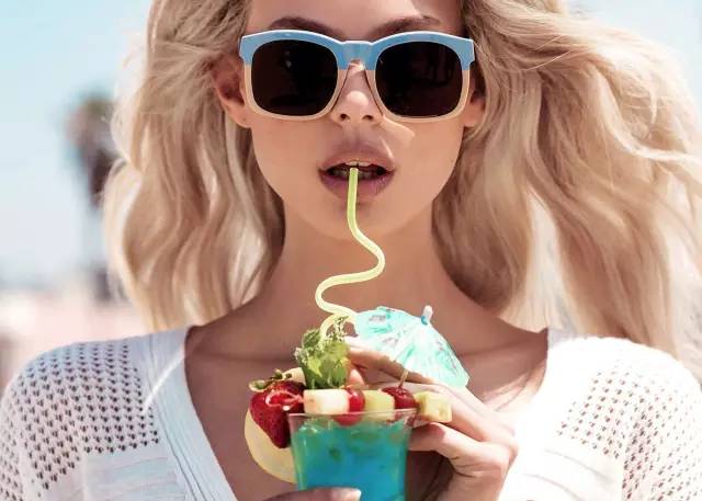 如何判断自己适不适合戴墨镜,别再说自己不会选眼镜框了