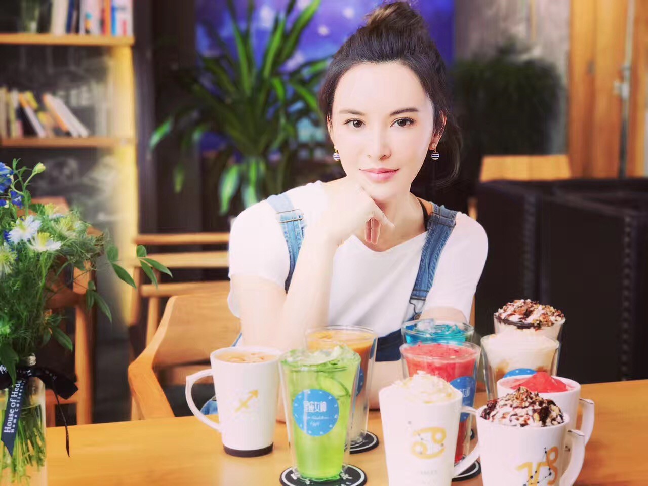 莫小棋星咖,莫小棋年轻照片