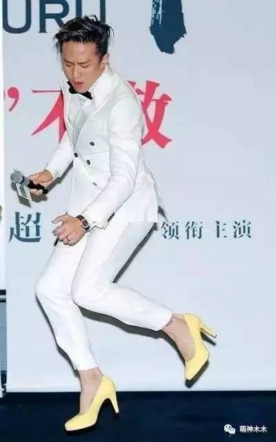 跑男团穿高跟鞋，李晨走不了路，鹿晗竟毫无违和感，美成了这样