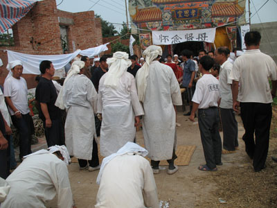 丧葬最神秘的方式,丧葬之谜完整版