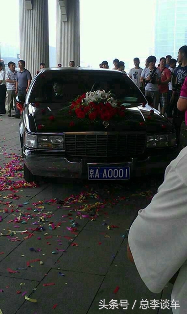 等红灯偶遇哈雷883,等红灯遇见军车