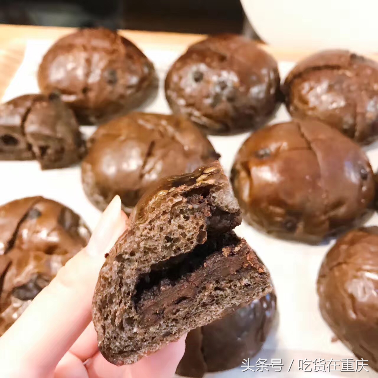 新出的网红面包店,最近特别火的网红面包店