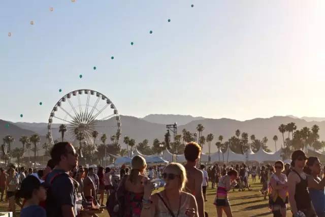 去沙漠参加音乐节,去沙漠玩耍是什么体验