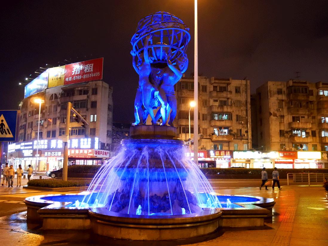 松下gf9可以自拍吗,带女朋友旅游拍照相机推荐