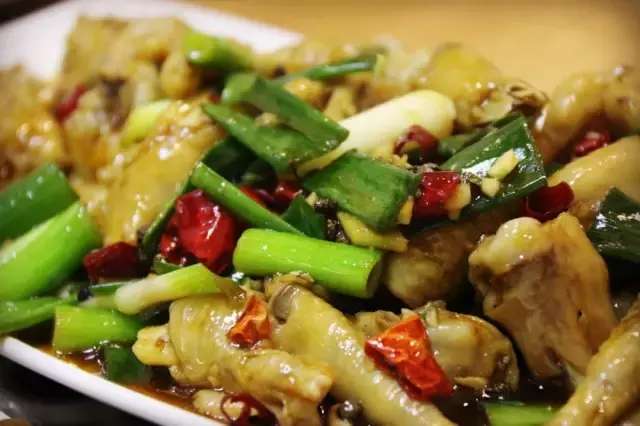 大连看球的烧烤店联胜街,大连足球迷玩的地方