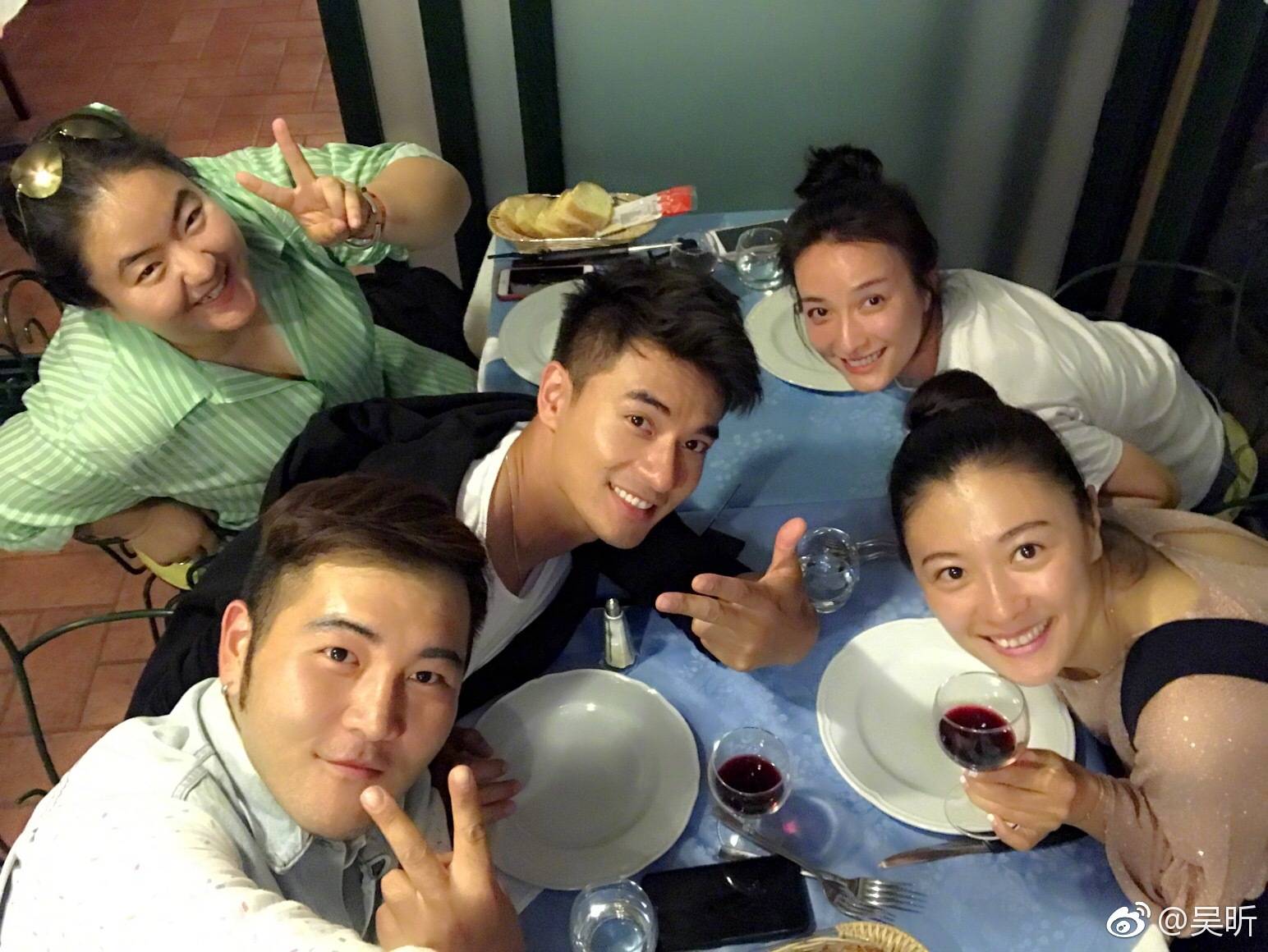 吴昕遇见足球城,遇见足球吴昕郑恺视频