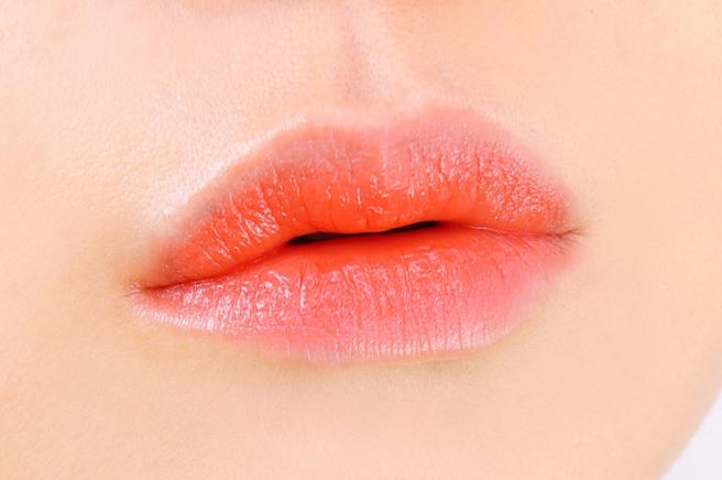 dior魅惑釉唇膏掉色 (dior魅惑釉唇膏真伪)