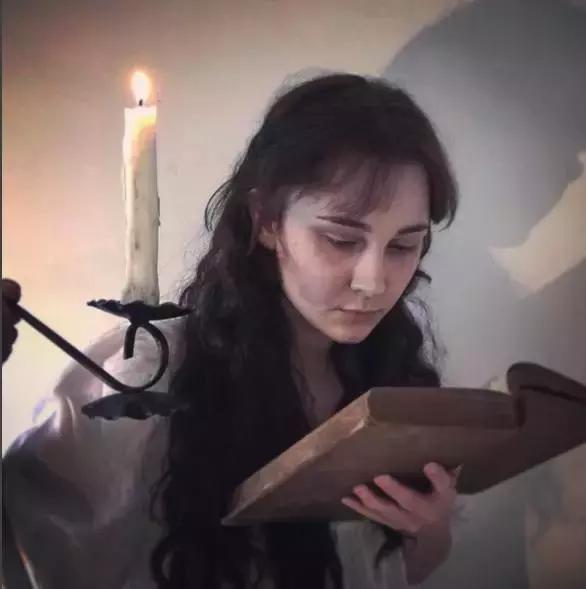 奥黛丽赫本妆教程,如何化妆赫本妆