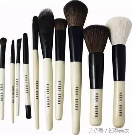 初学化妆需买哪些简单化妆品,新手化妆必备化妆品一套