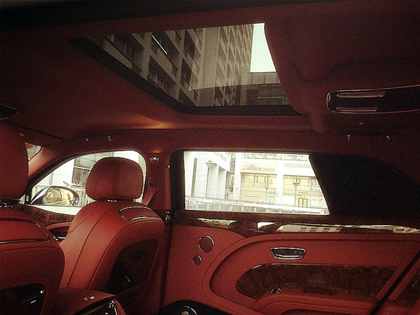 十万以内堪比迈巴赫的汽车,后排堪比迈巴赫的国产车