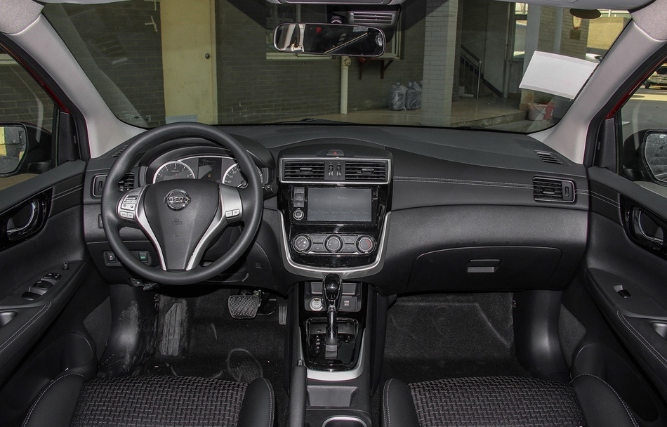 两厢车买哪一款合资车比较好,两厢和三厢的车型哪个更值得购买