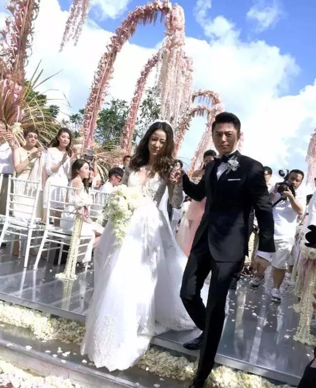 新娘手捧花20朵玫瑰代表什么,几支玫瑰花的寓意是什么呢